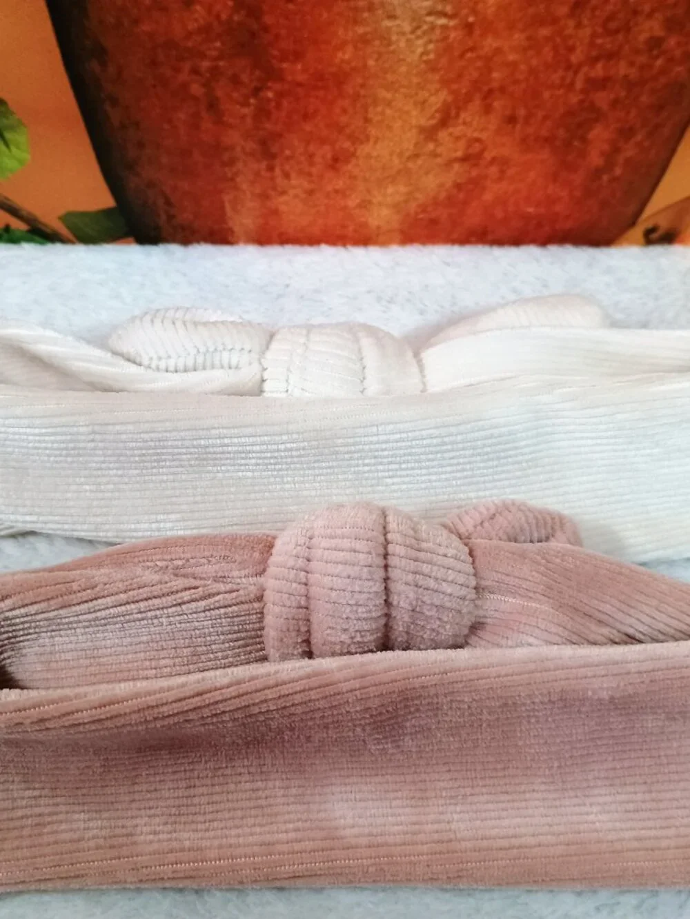 EUC Baby Headbands Sz 0-6M Pink And Cream Ribbed Knit Turban Top Knot Bow